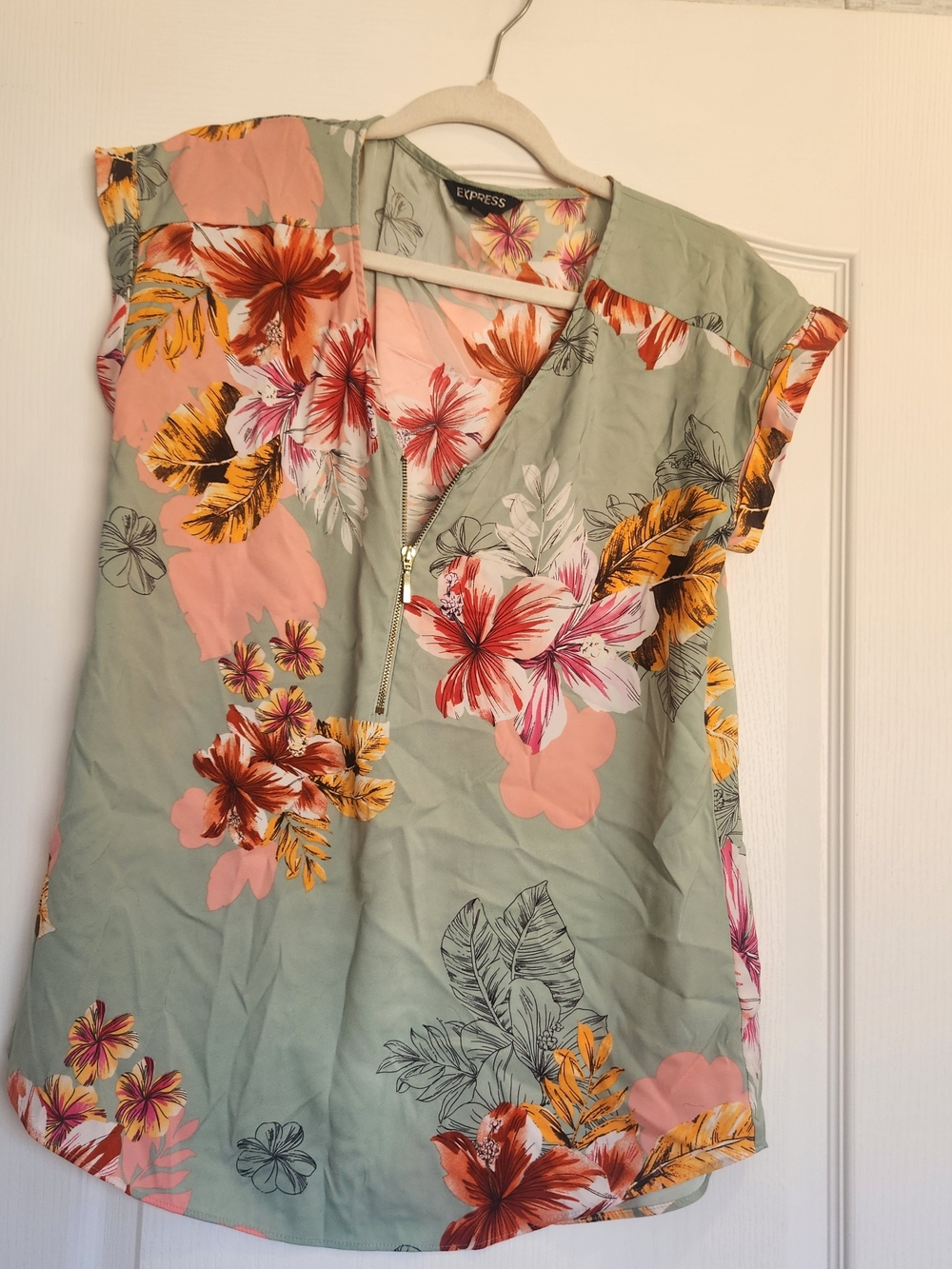 Express Women's Sage Floral Blouse M Euc